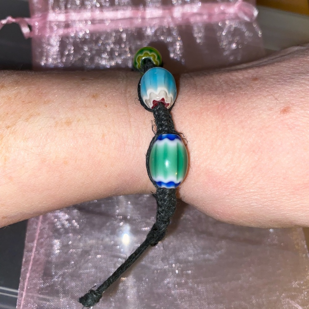 HANDCRAFTED/HANDMADE Glass Chevron Barrel Beads with Black Hemp Cord - Picture 5 of 7
